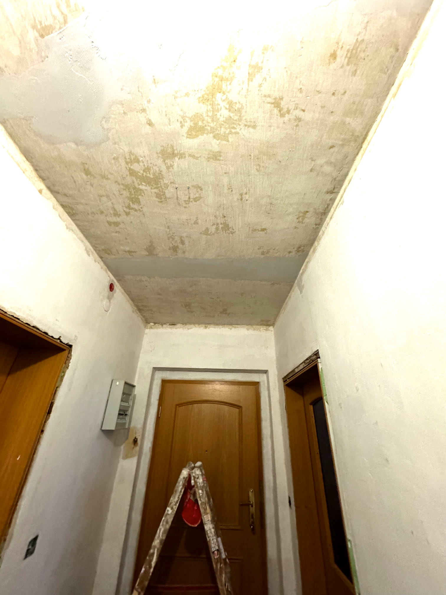 Altbauflur mit LED-Stuckleisten - Vorschau 1