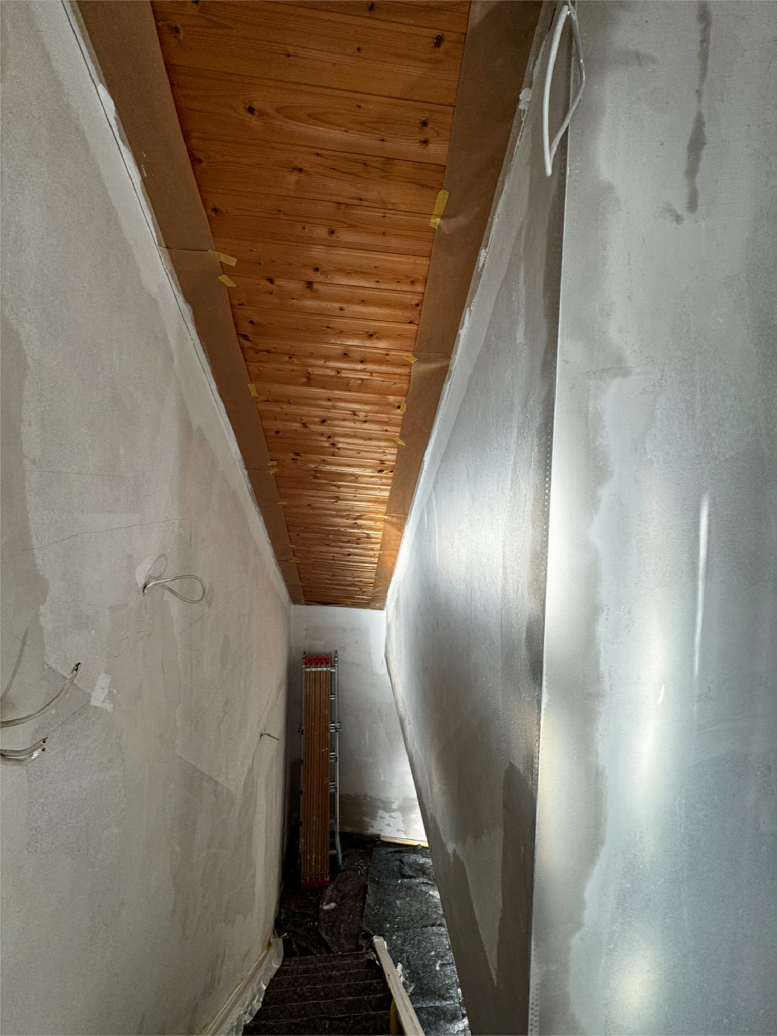 Holzverkleidung lackiert - Vorschau 6