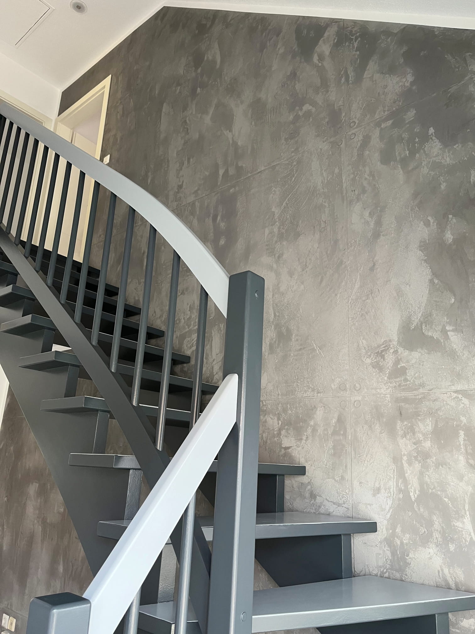 Treppenhaus mit Betonoptik - Vorschau 10