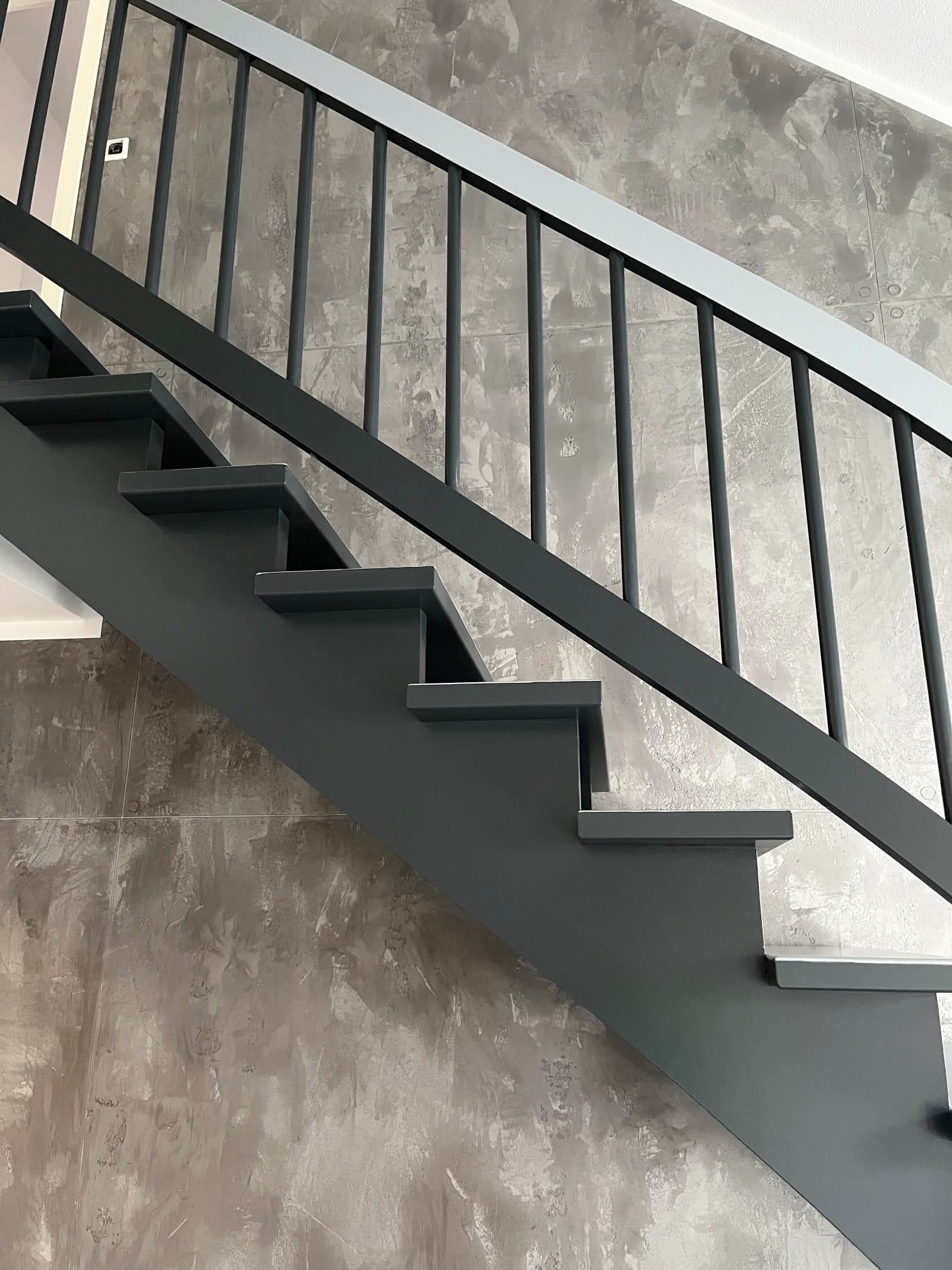 Treppenhaus mit Betonoptik - Vorschau 6
